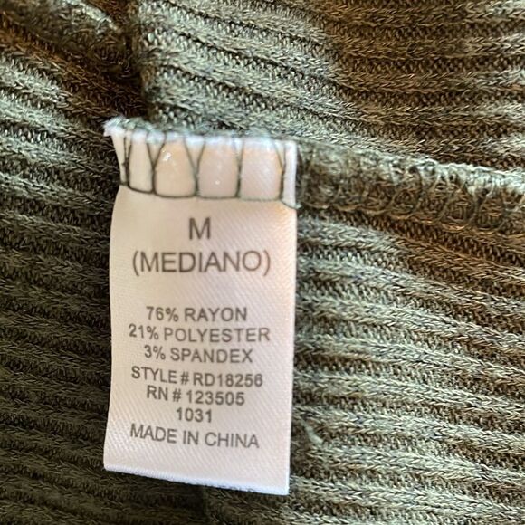 Heart& Hips ribbed Army Green Midi Dress size Medium - Picture 5 of 7